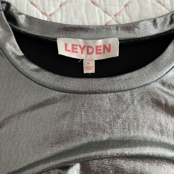 Leyden twist cropped top - Picture 6 of 7